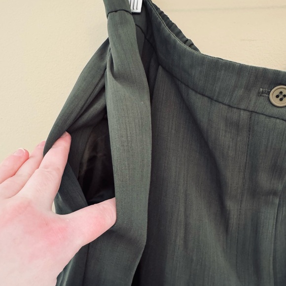 High-Rise Wide-Leg Pants in sage Green - Picture 7 of 11